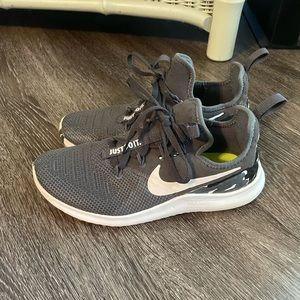 Nike Free Tennis Shoes 6.5 EUC